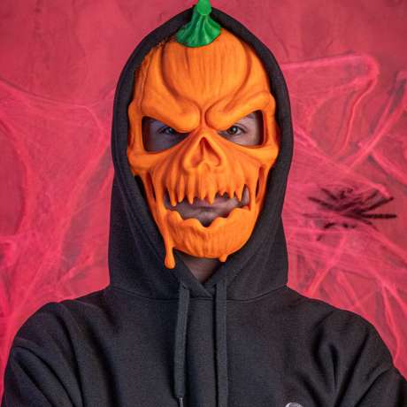 Mască Carved in Fear imprimată 3D cu design de dovleac horror pentru Halloween și cosplay.