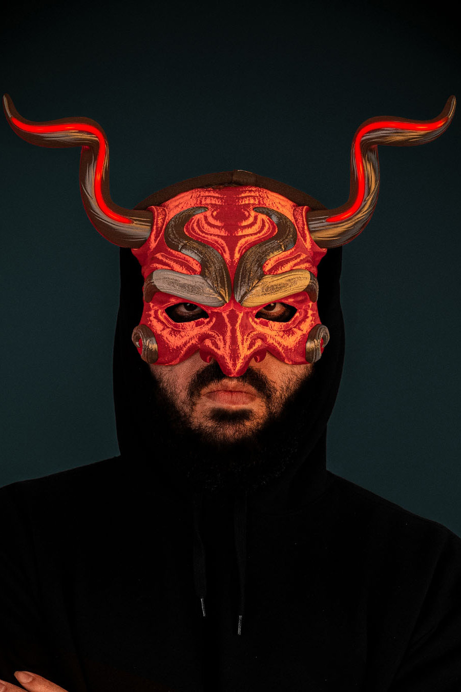 Mască Devilight imprimată 3D cu coarne demonice și design fantasy pentru Halloween și cosplay.